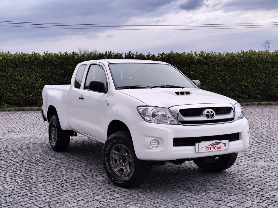 Toyota Hilux 2.5D4D X-Cab 4 Lugares 4x4