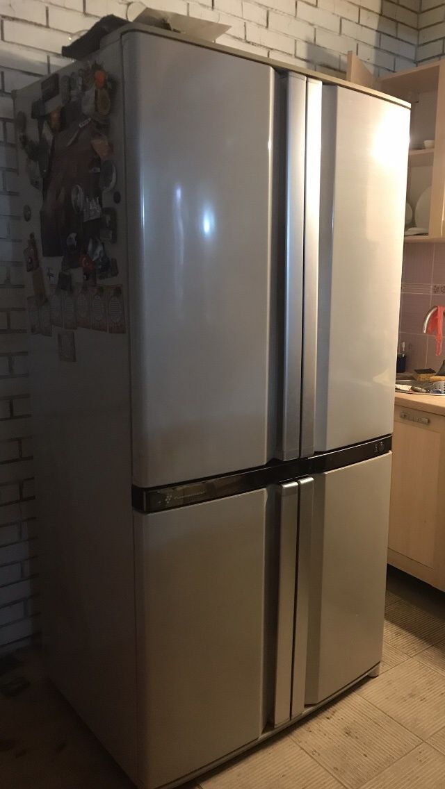 Холодильник Sharp SJF77PCBE