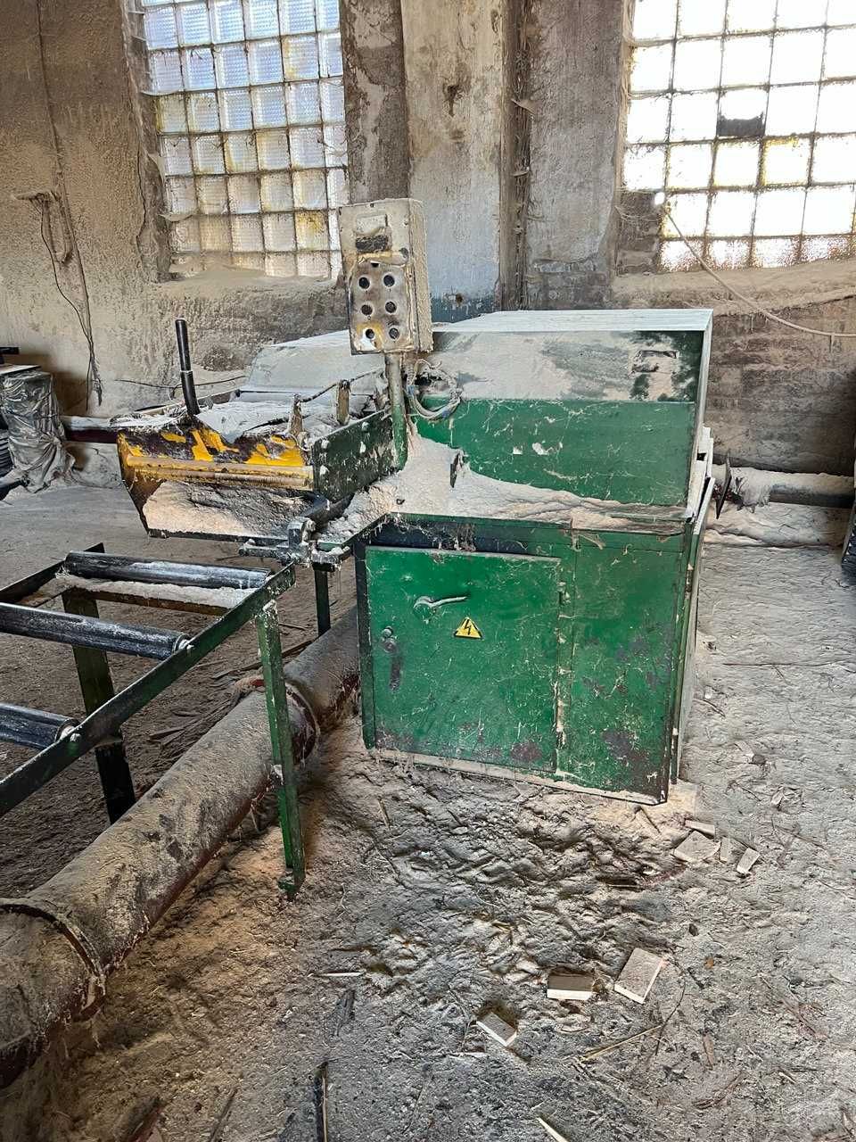 Лінія для обробки деревини.