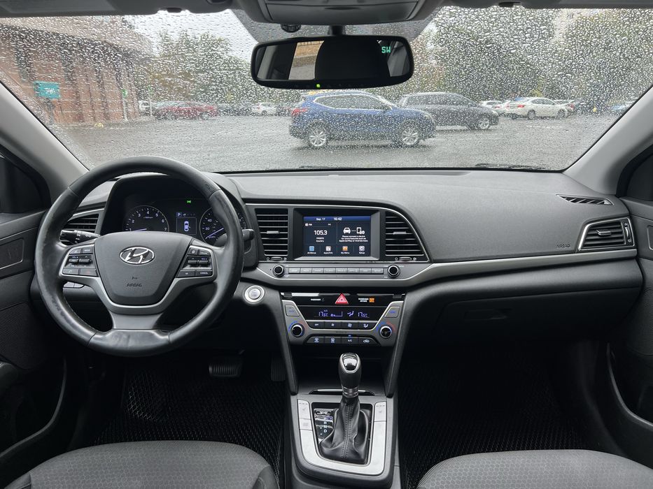Hyundai Elantra 2016 год Автомат