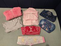 Zestaw ubranek dla dziewczynki futerko, bluzy i sukienka 74/80