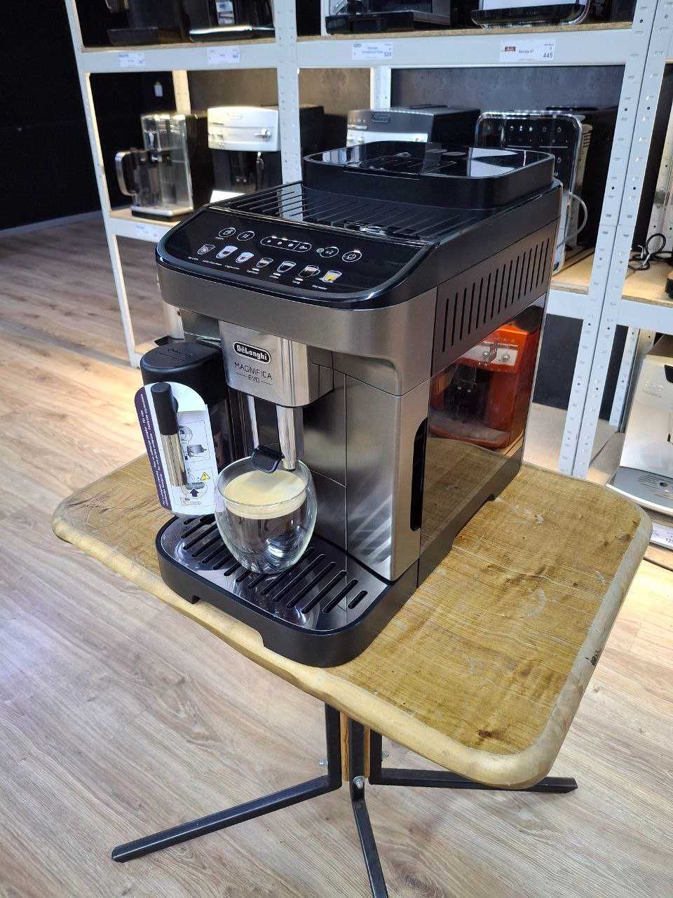 Кавоварка/Кофеварка/Кавомашина/Delonghi Magnifica Evo з гарантією