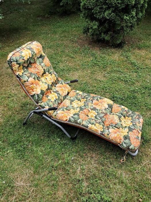 Wygodna leżanka ogrodowa/plażowa lub na taras/balkon