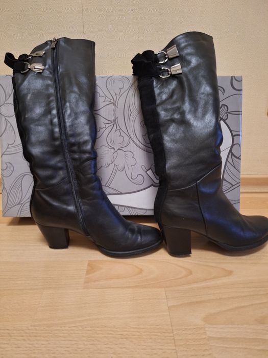 Жіночі,  зимові чоботи.