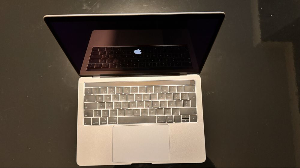 MacBook Pro 13 / i7 / 16Gb / SSD 256Gb