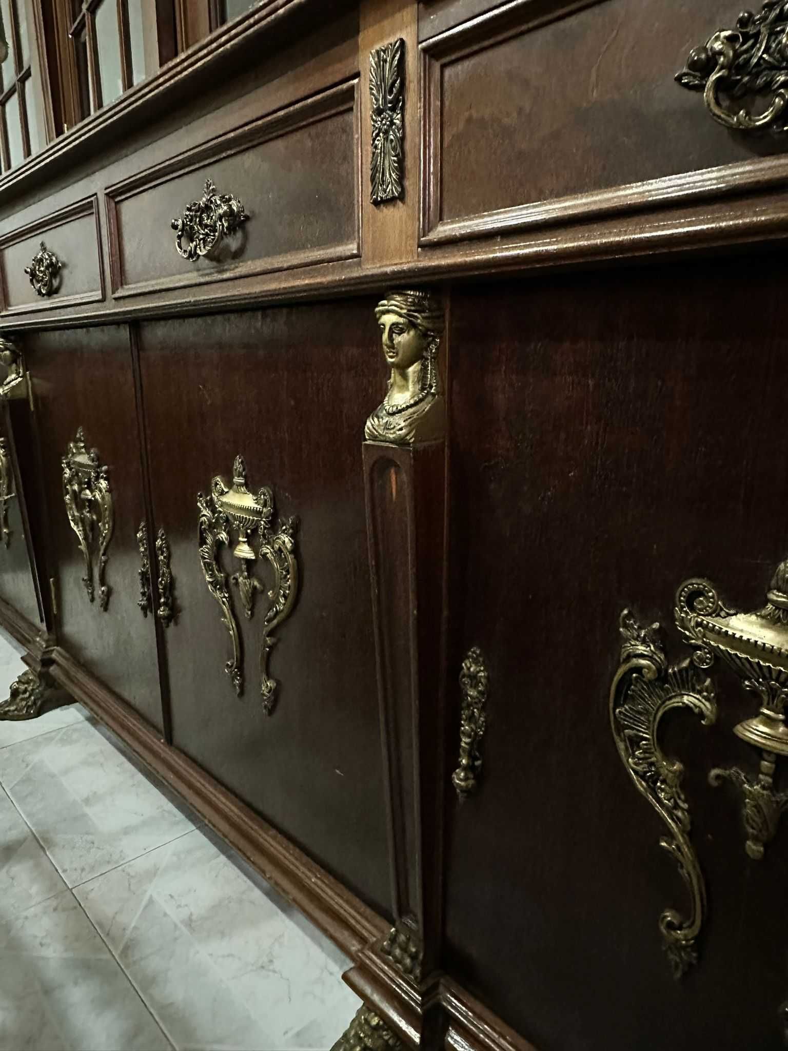 Sala de Jantar Clássica Completa – Elegância e Qualidade