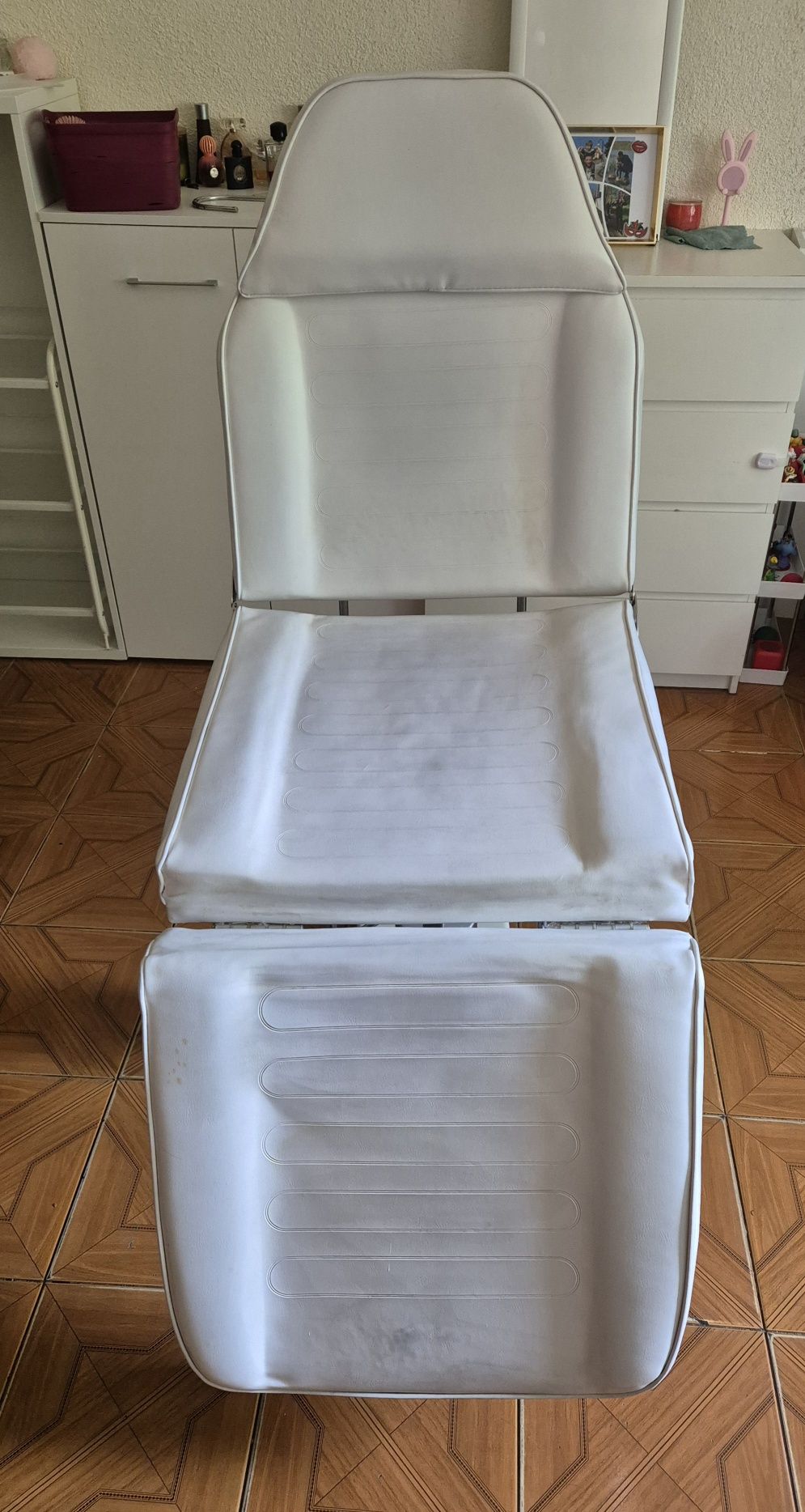 Łóżko kosmetyczne regulowane