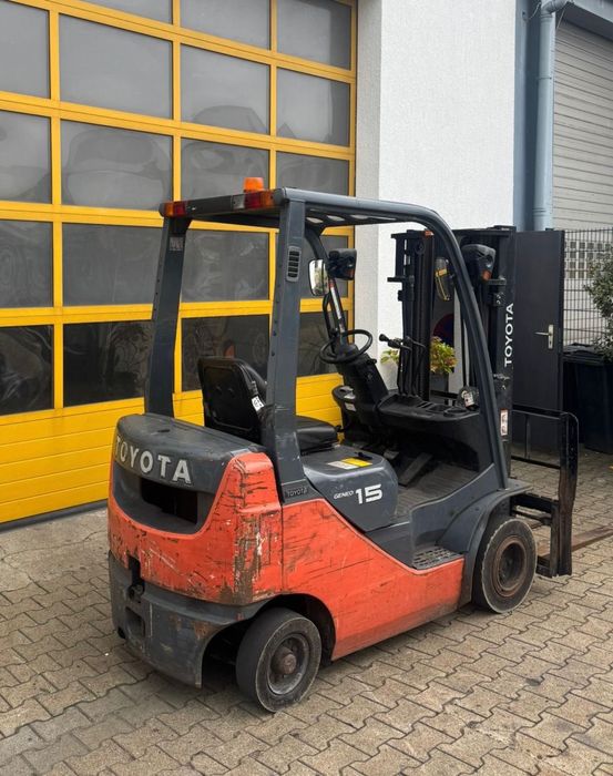 Wózek widłowy Toyota 8FDF15, 2012 rok, przesuw diesel 1500 kg udzwig