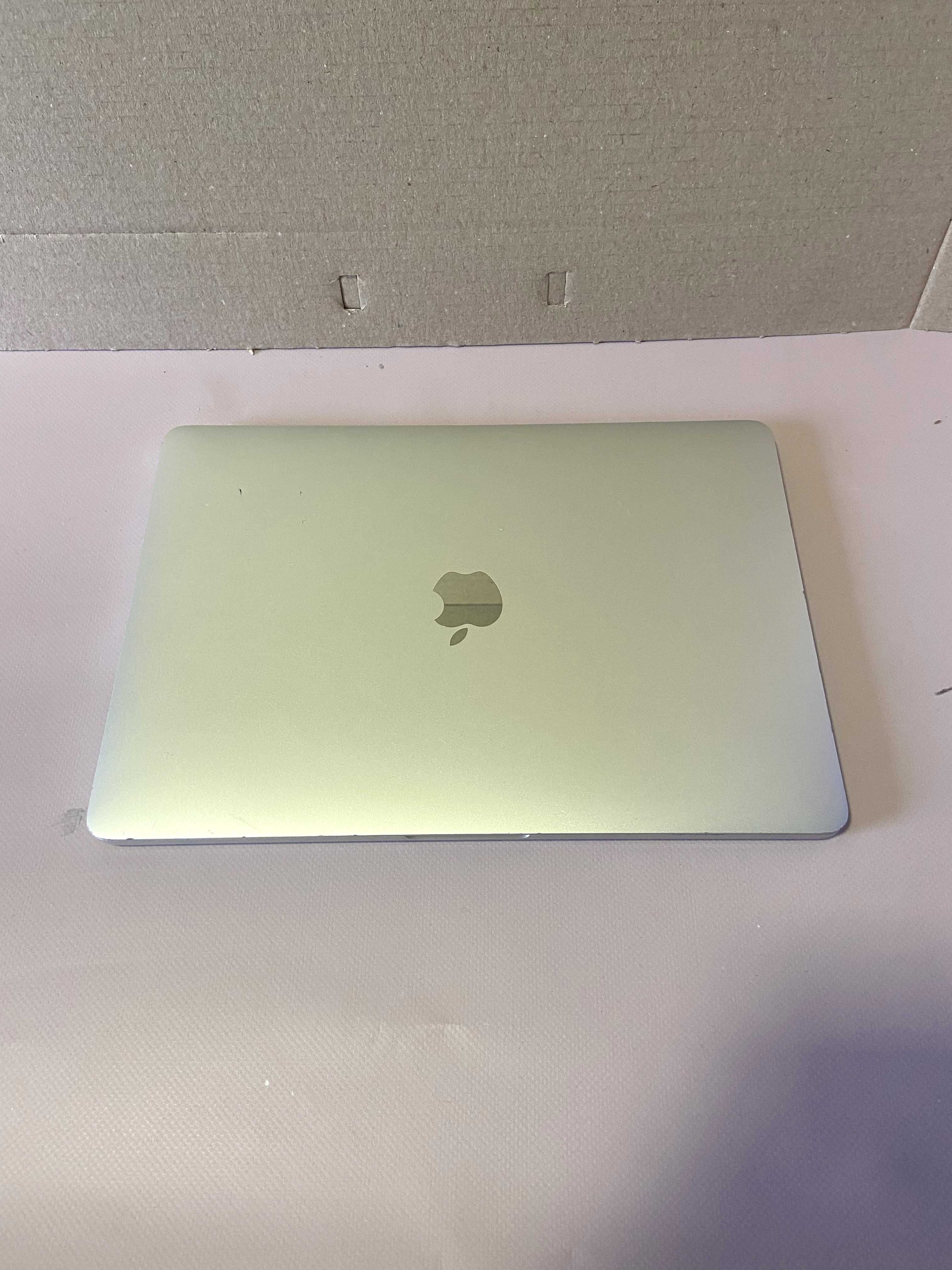 MacBook Pro A1989 | не працює