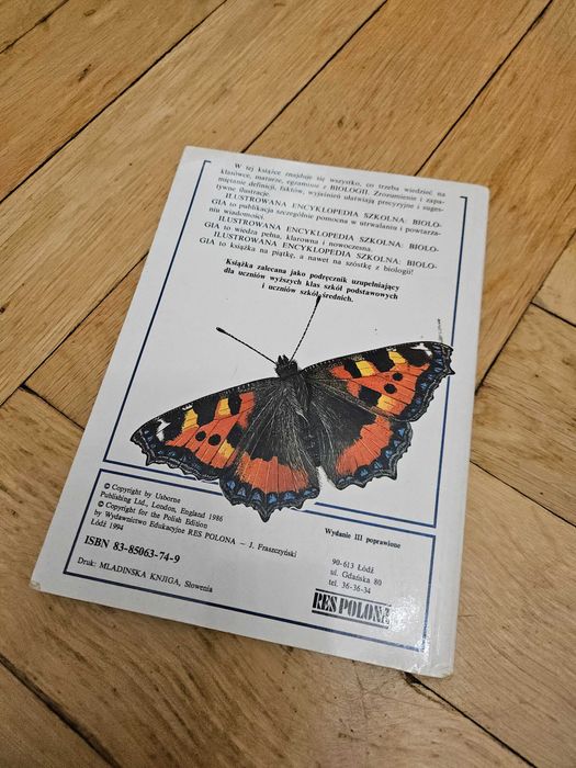 książka "Ilustrowana encyklopedia szkolna - biologia"
