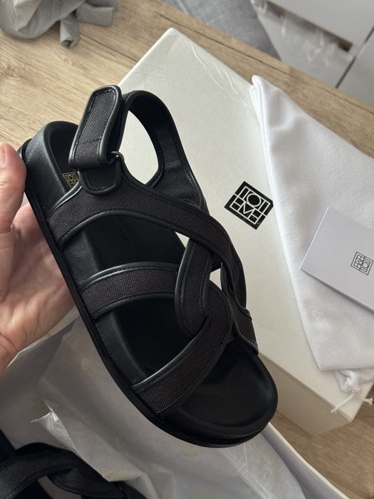 Сандалі Toteme, 38 розмір