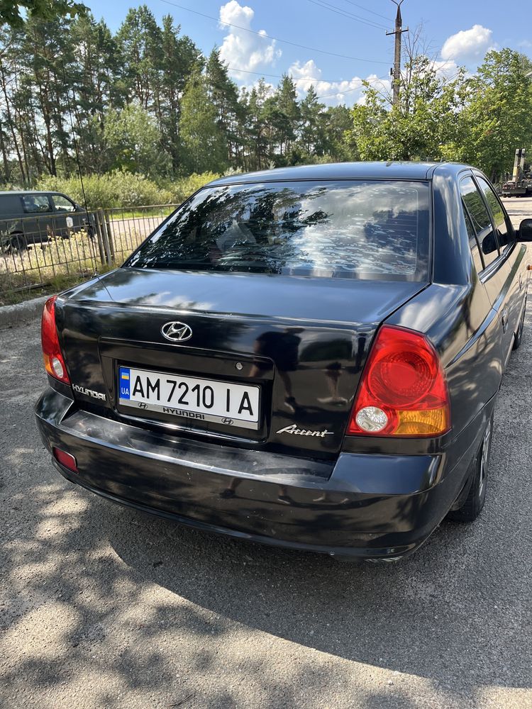 Hyundai accent 2005