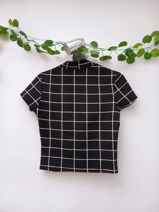 Top Preto com Quadrados Brancos