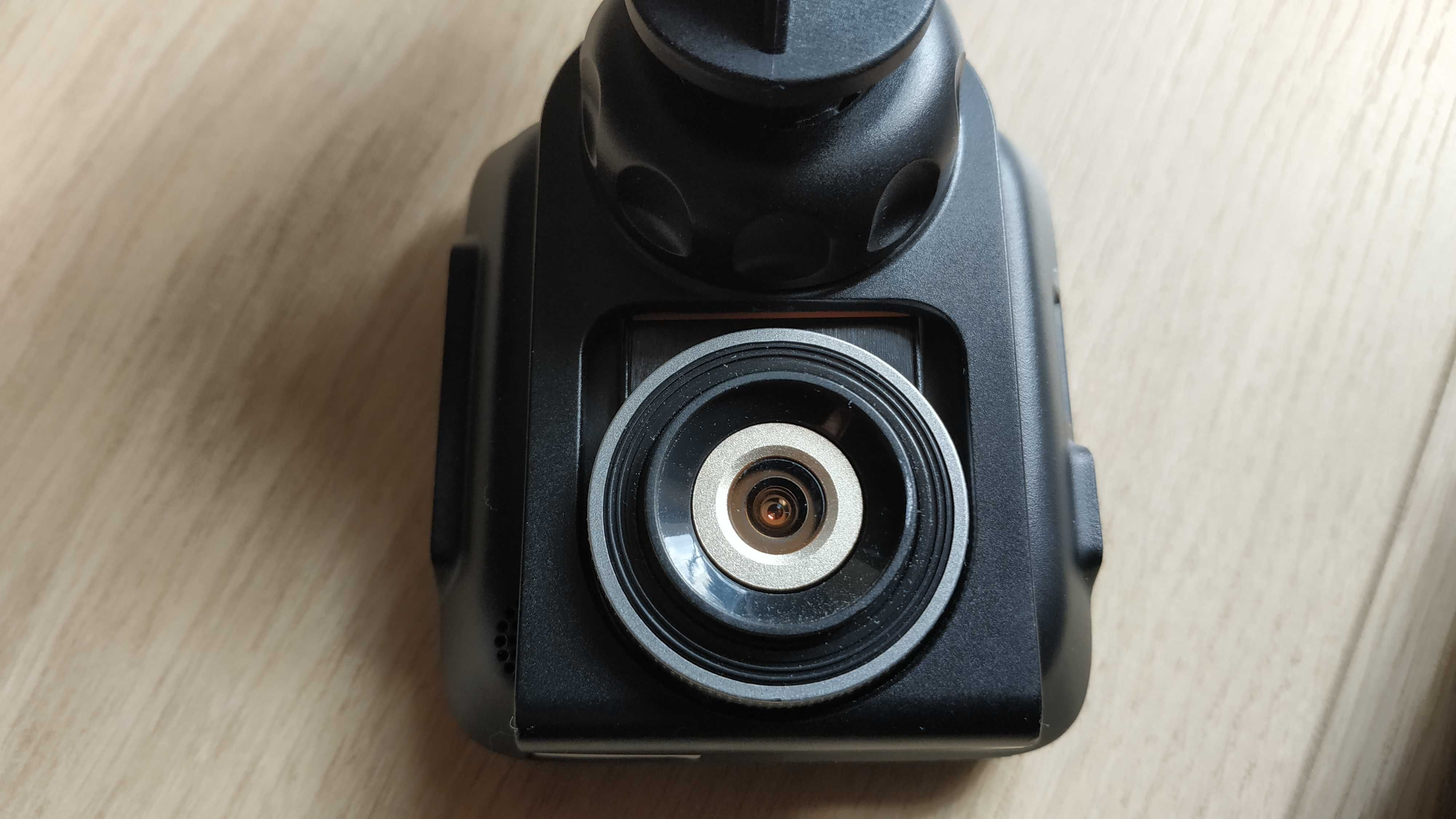 Kamerka rejestrator samochodowy MiVue 358