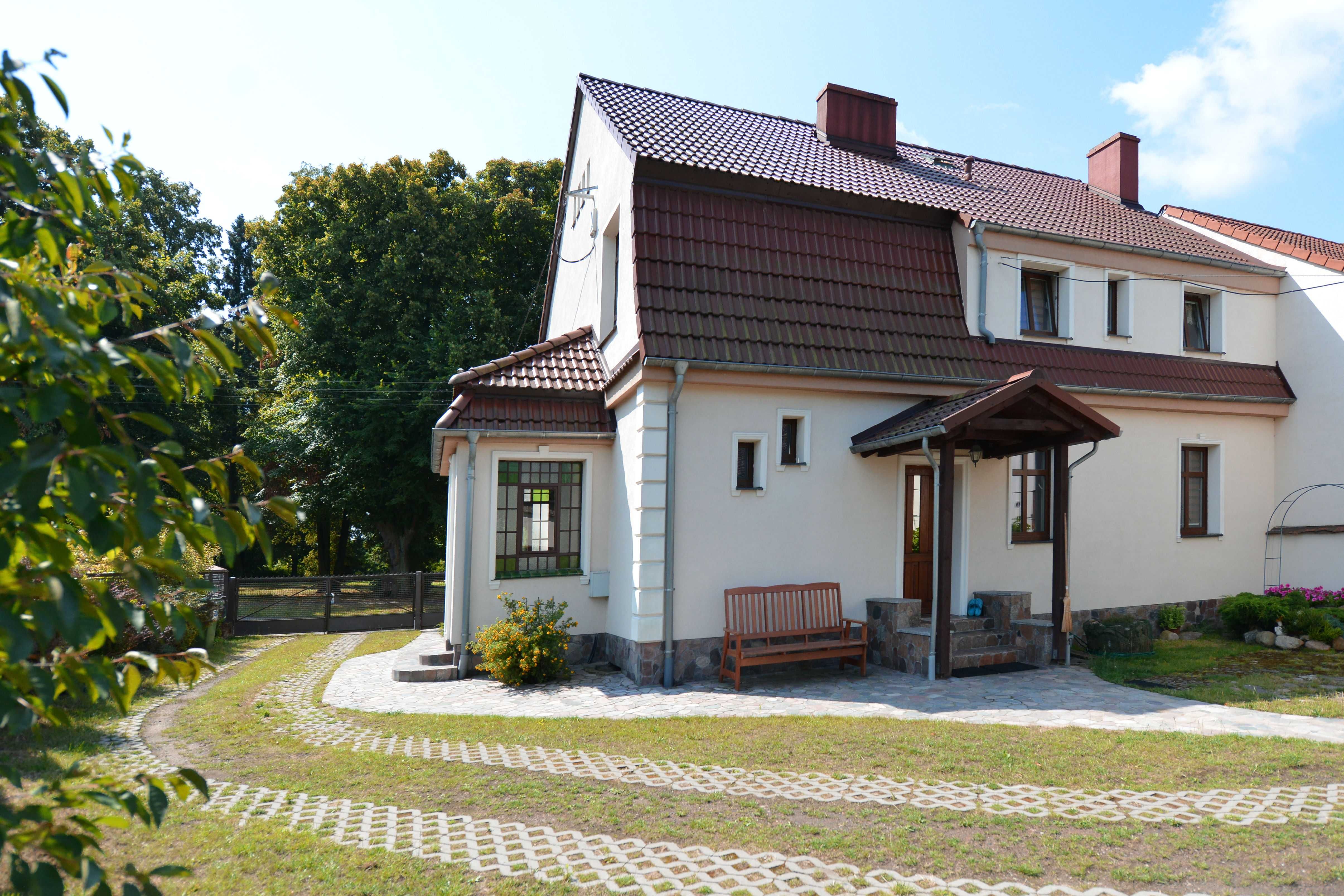 Piękny Dom na sprzedaż przystosowany do zamieszkania przez 2 rodziny