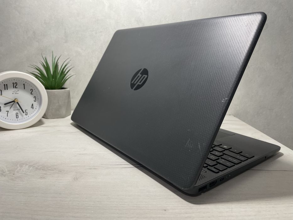 Потужний HP 250 G8 15.6 i5-1135G7 16GB/256GB FullHD IPS