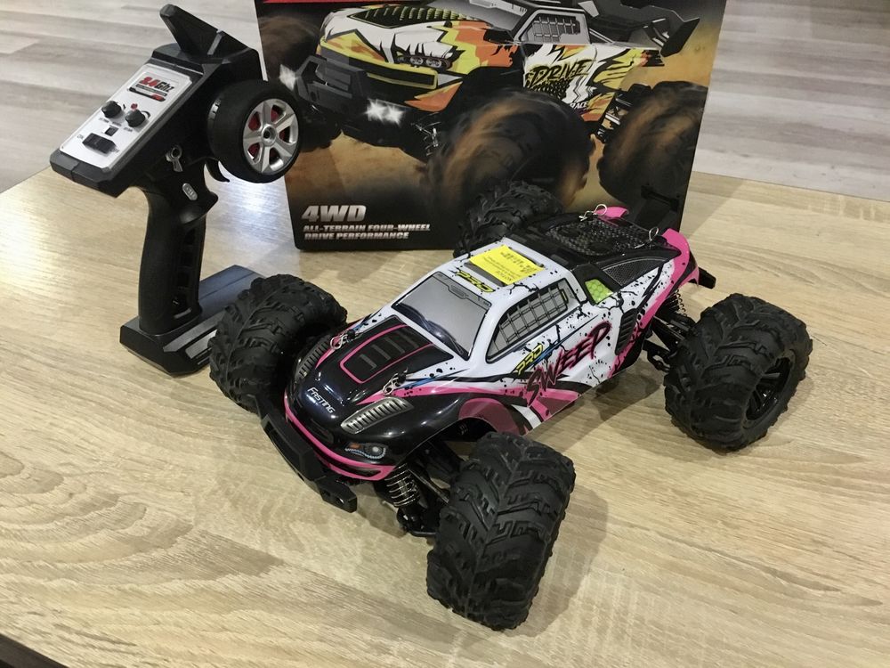 Продам нову професійну радіокеровану машинку RC Pro