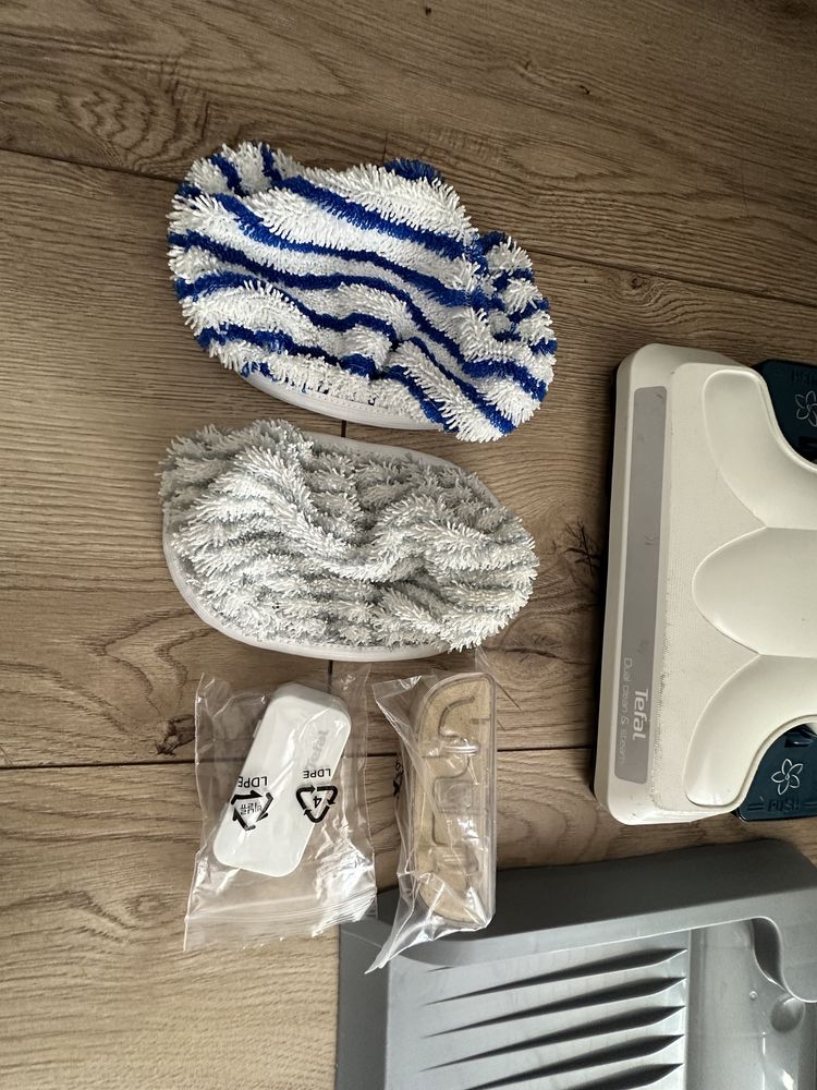 Tefal Dual Clean odkurzacz i myjka parowa 2w1