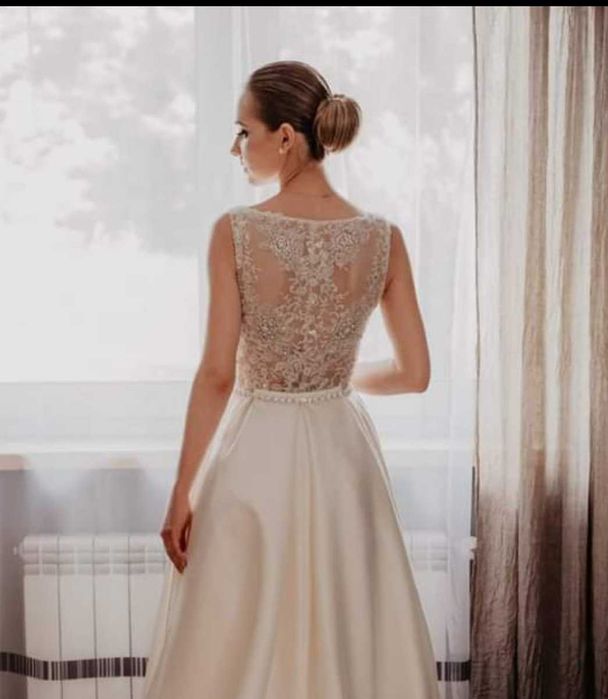 Kremowa Z doczepianym trenem dwa welony