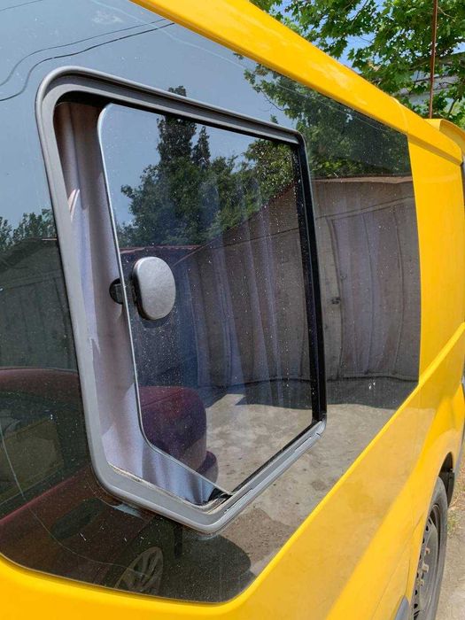 Продам Опель виваро