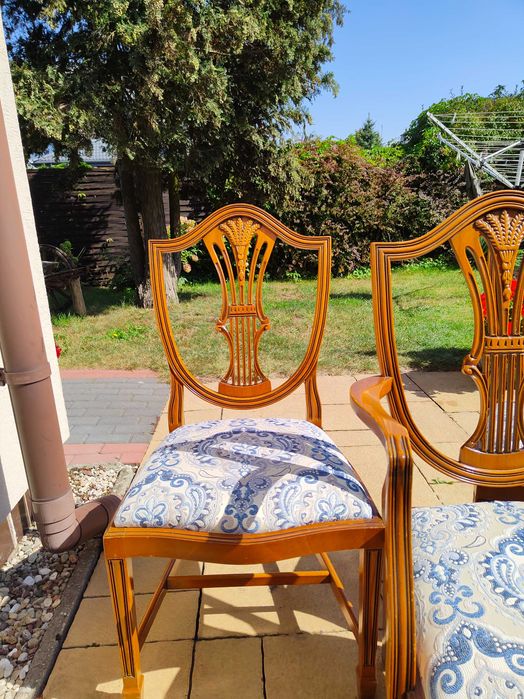 Krzesła drewniane stylowe