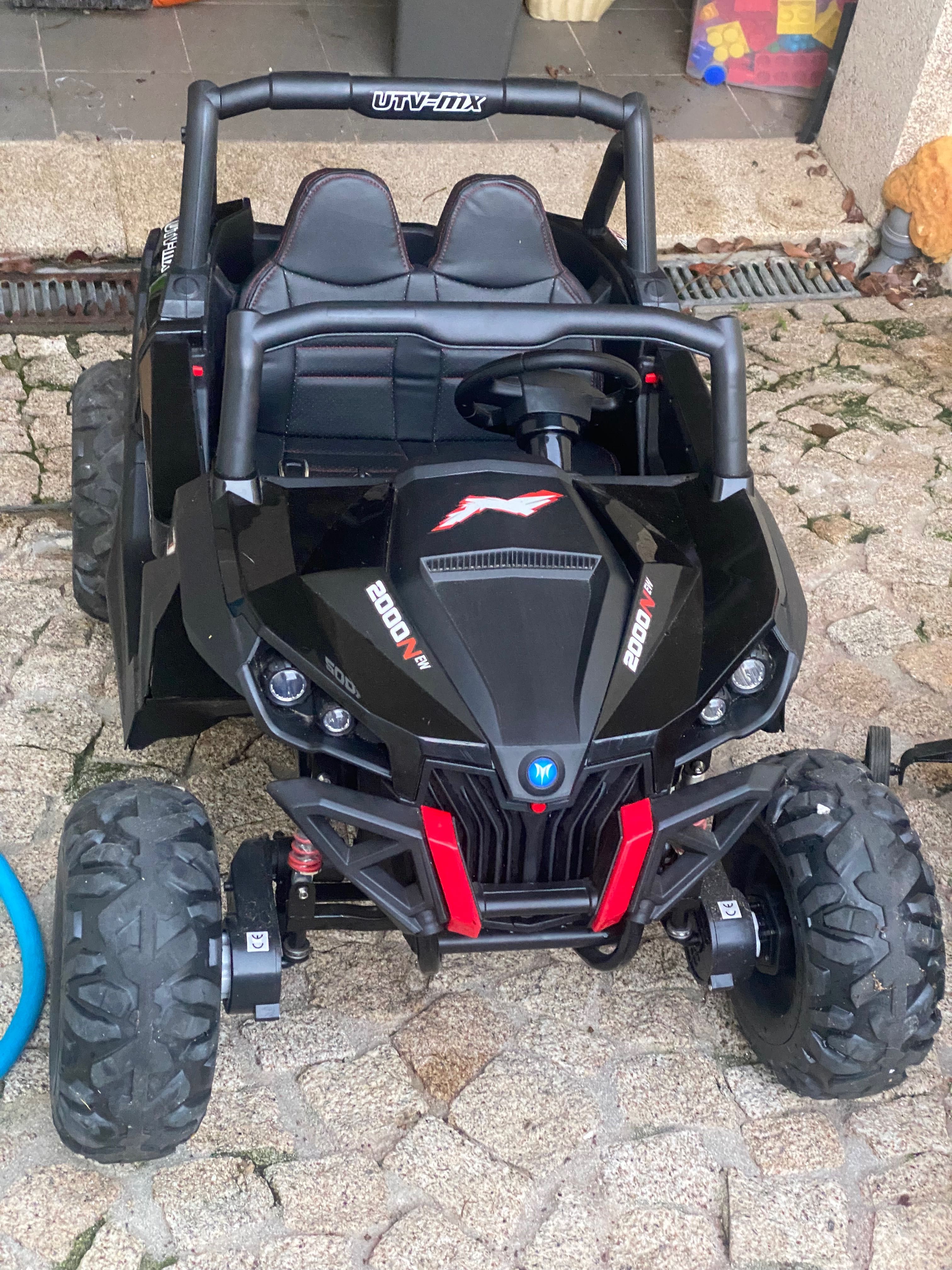 Carro/ brinquedo/mota eletrico