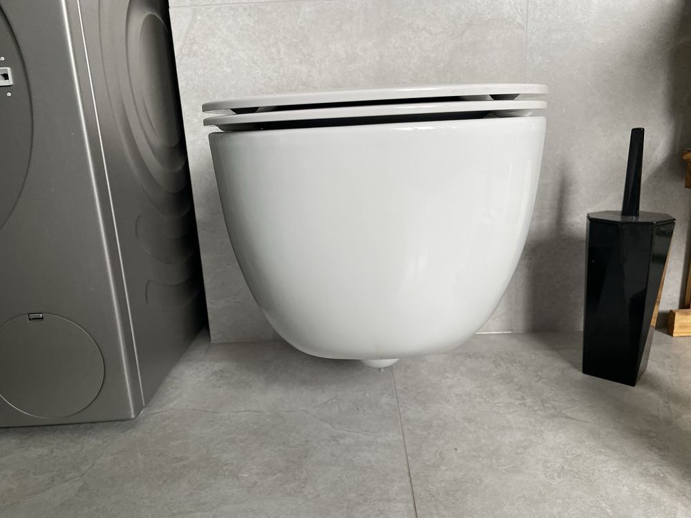 Miska wc wisząca wraz z deska