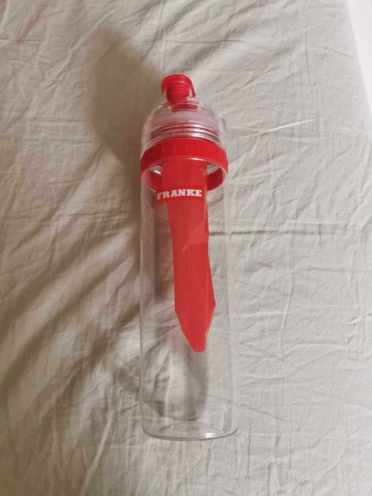 Nowa butelka na wodę Franke