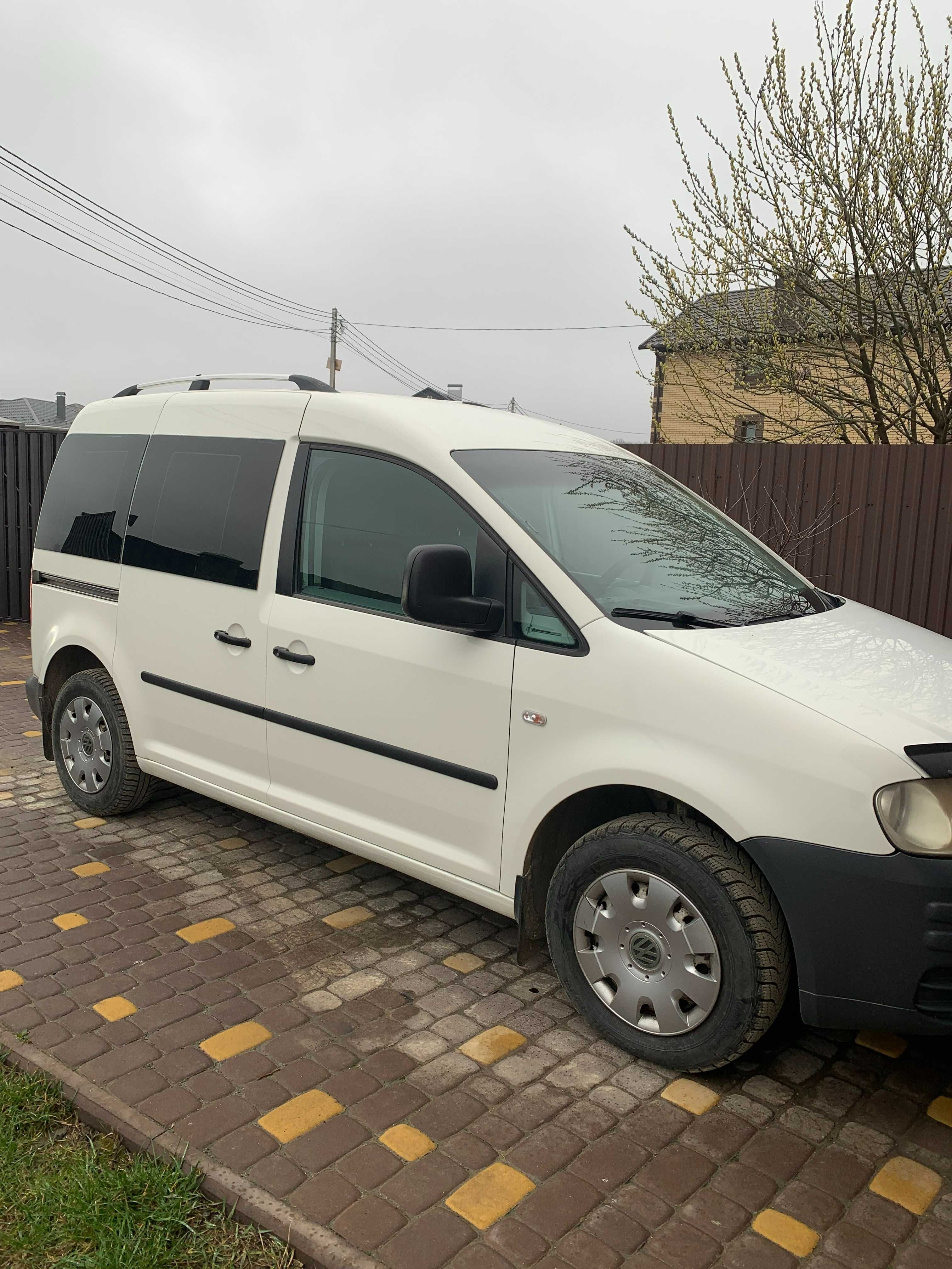 Автомобіль Volkswagen Caddy