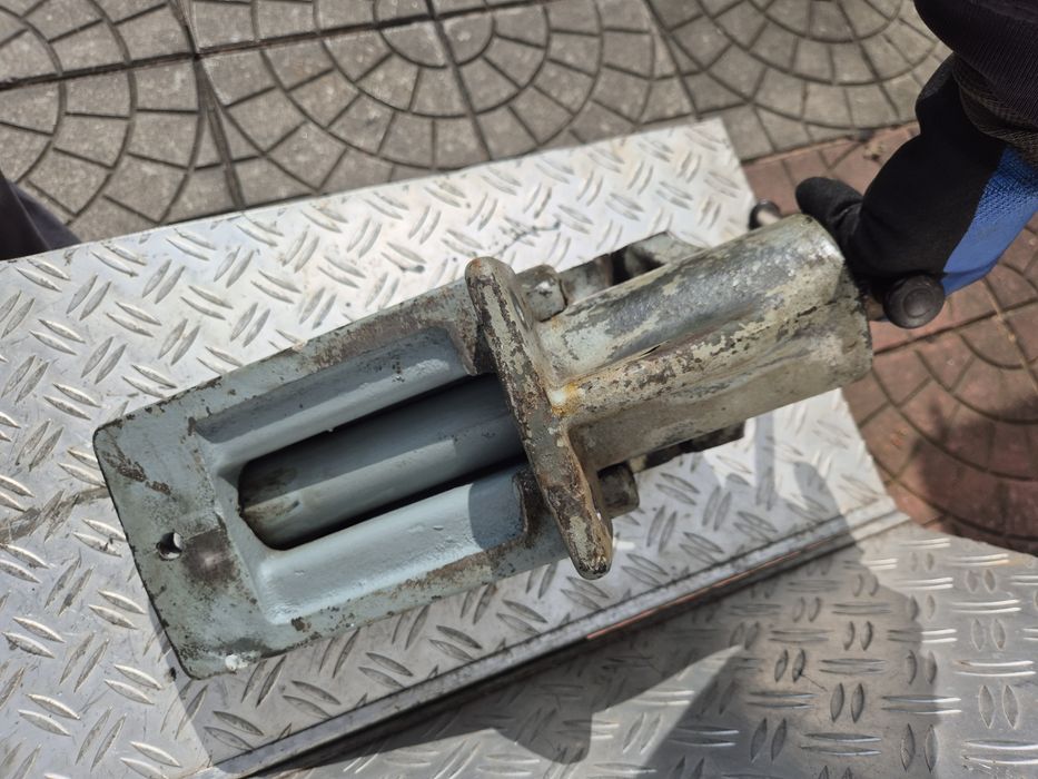 Konkretne imadło ślusarskie PJWK 140 mm okazja!