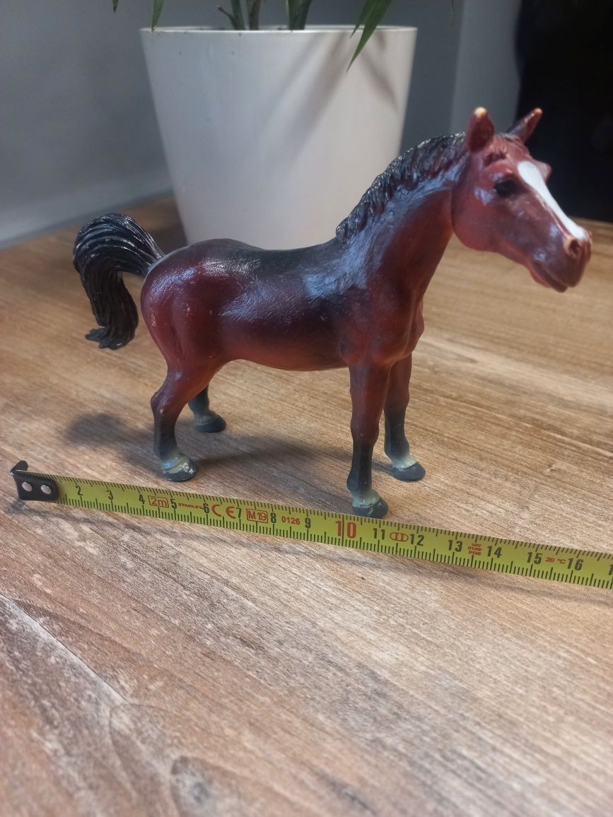 Figurka konia 15x 11,5cm
