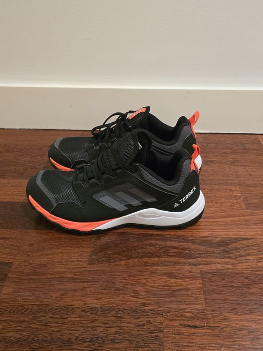 Adidas Terrex tam. 40