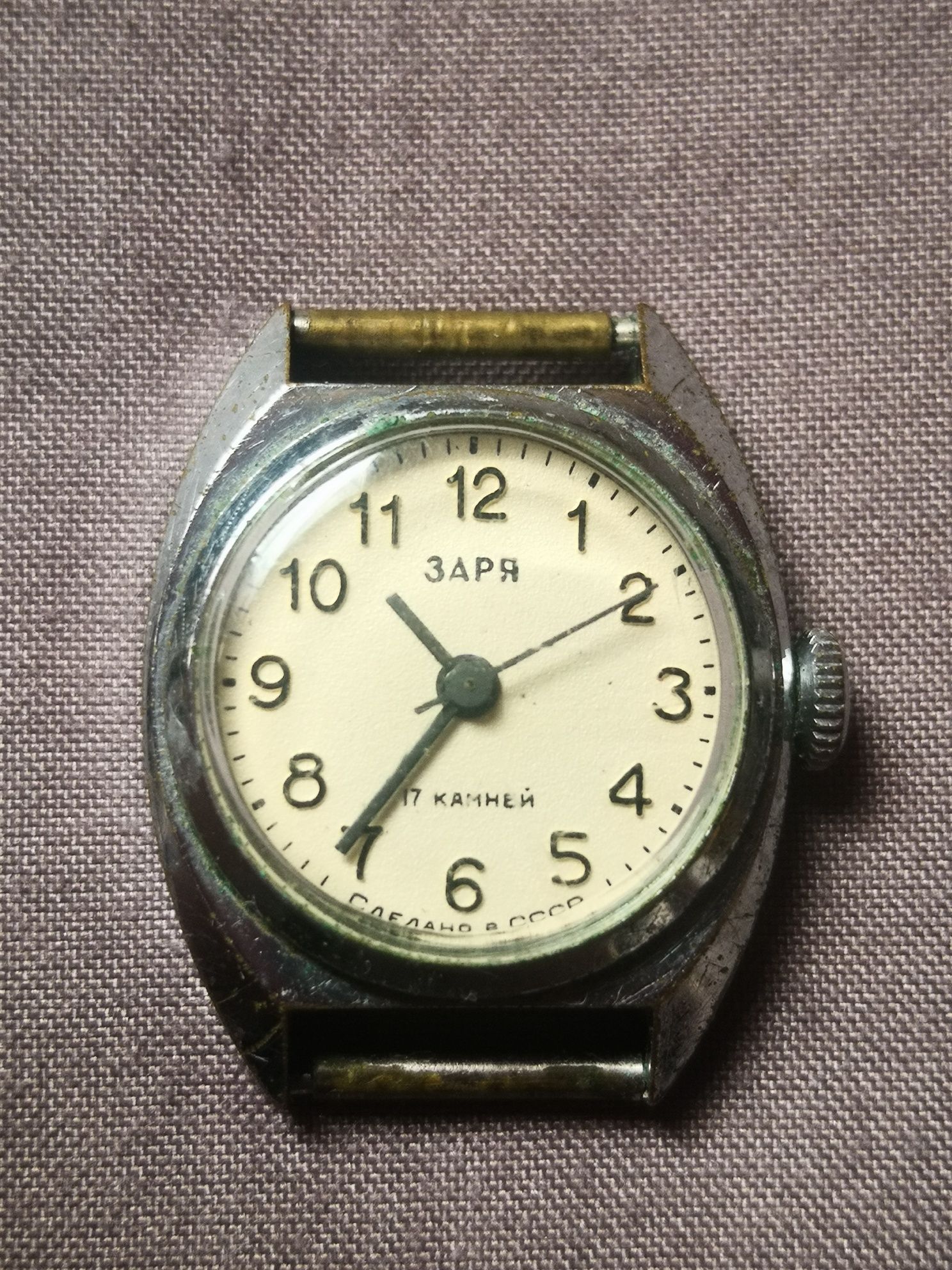 Zegarek damski 3APR. Odzysk części, starocie PRL
