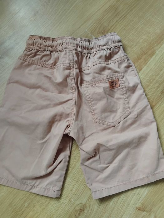 Krotkie spodenki r.122 reserwed