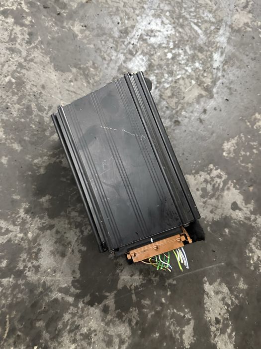 Wzmacniacz plus subwoofer audi a4 b5