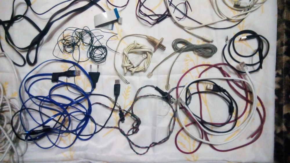 Набір кабелів, шнурів