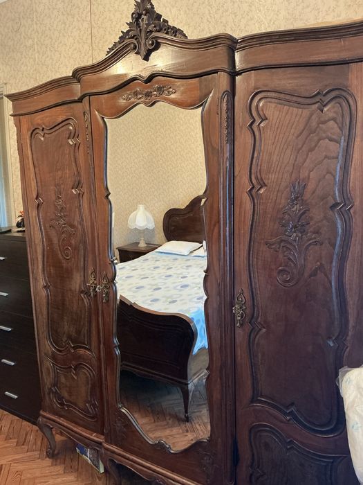 Mobília completa de quarto de madeira