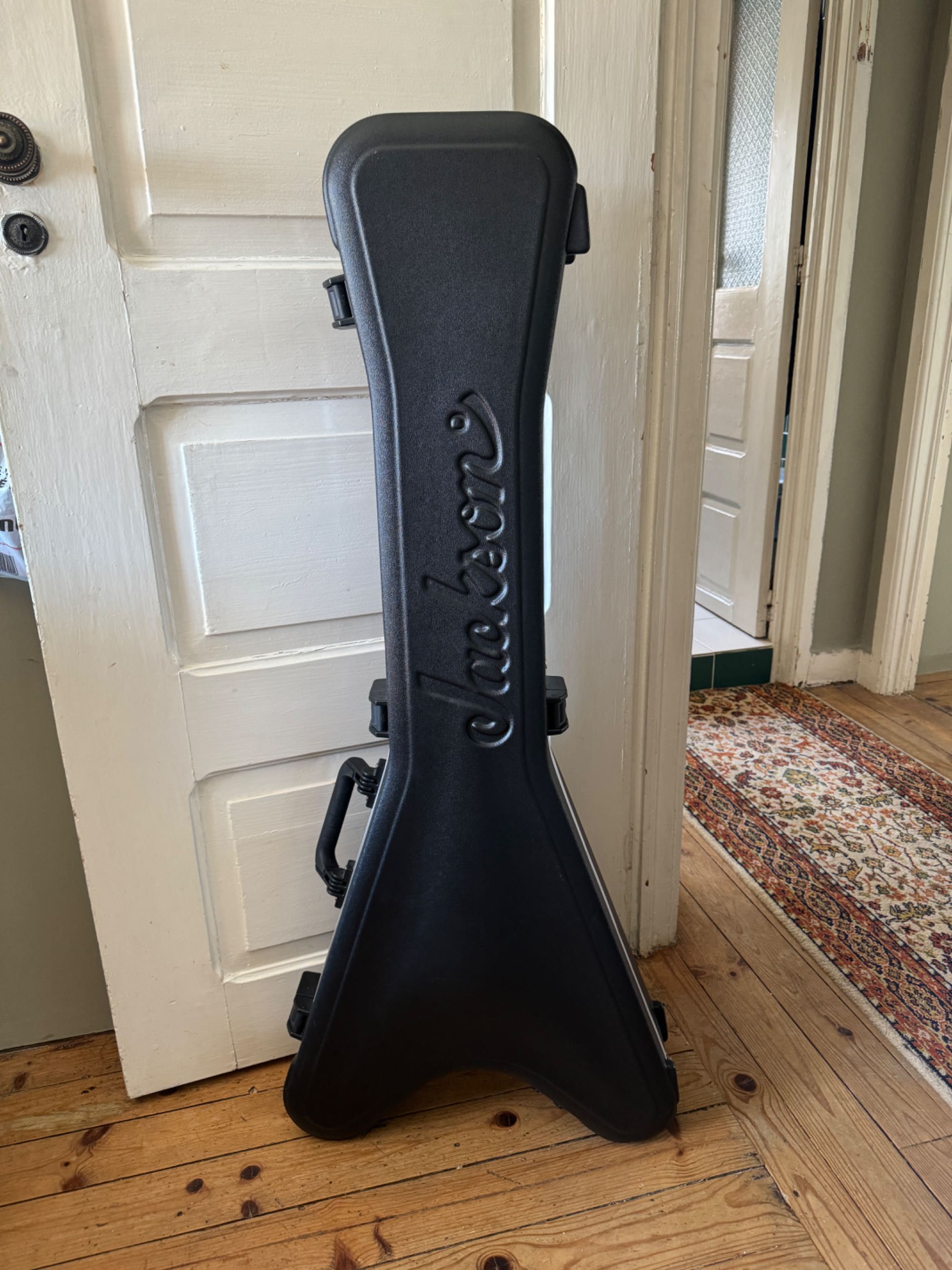 Jackson JS32 MAH Rhoads Natural + Case + EMG