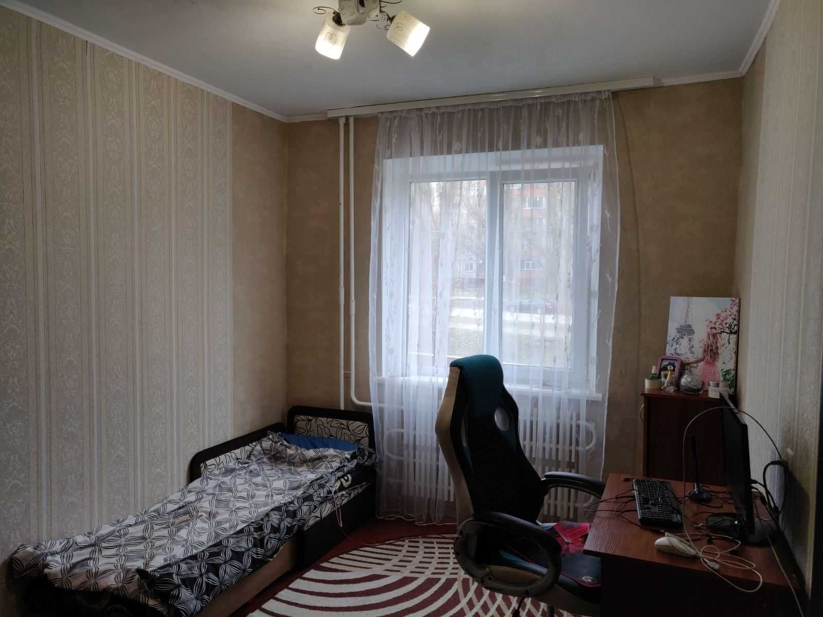Продам срочно недорого 3 х квартиру  в Осипенковском районе