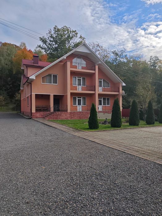 Продаж двох будинків під міні-готелі в Закарпатті (с. Чинадієво)
