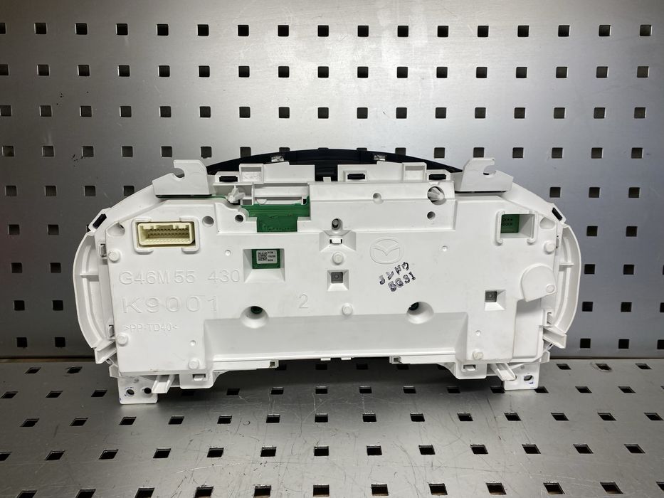 Щиток приборов спидометр панель приборов mazda 6 Європа G46M55430