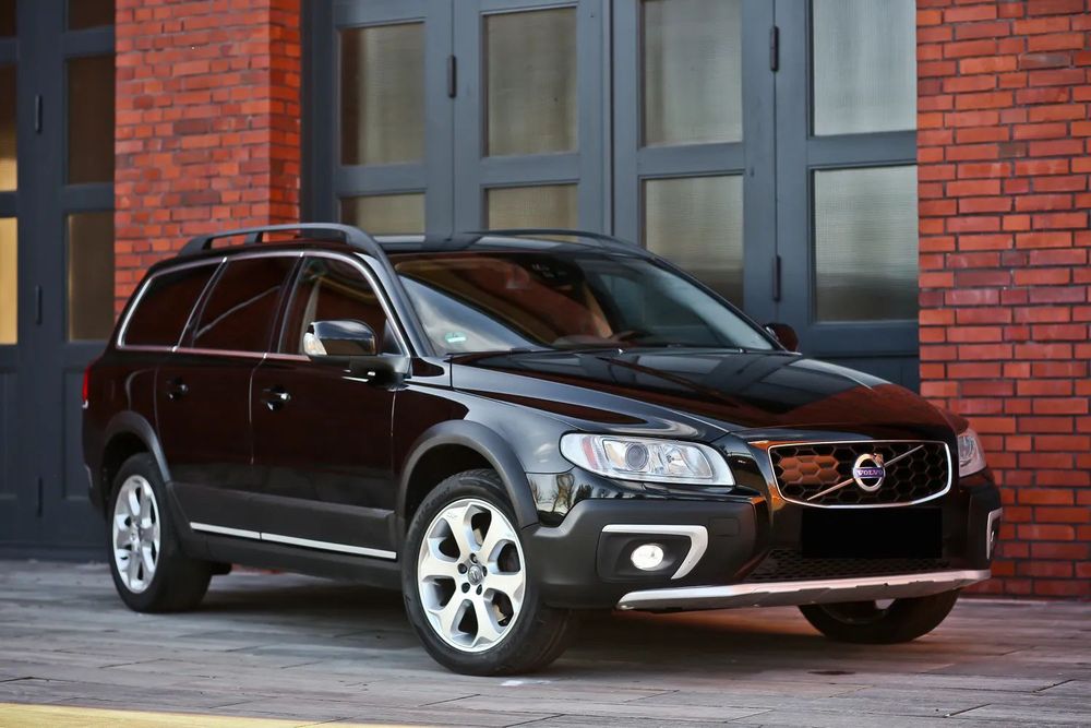 Volvo XC 70 2.0D4 180PS CLASSIC manual XENON blis radar webasto hak 1właść FULL DE