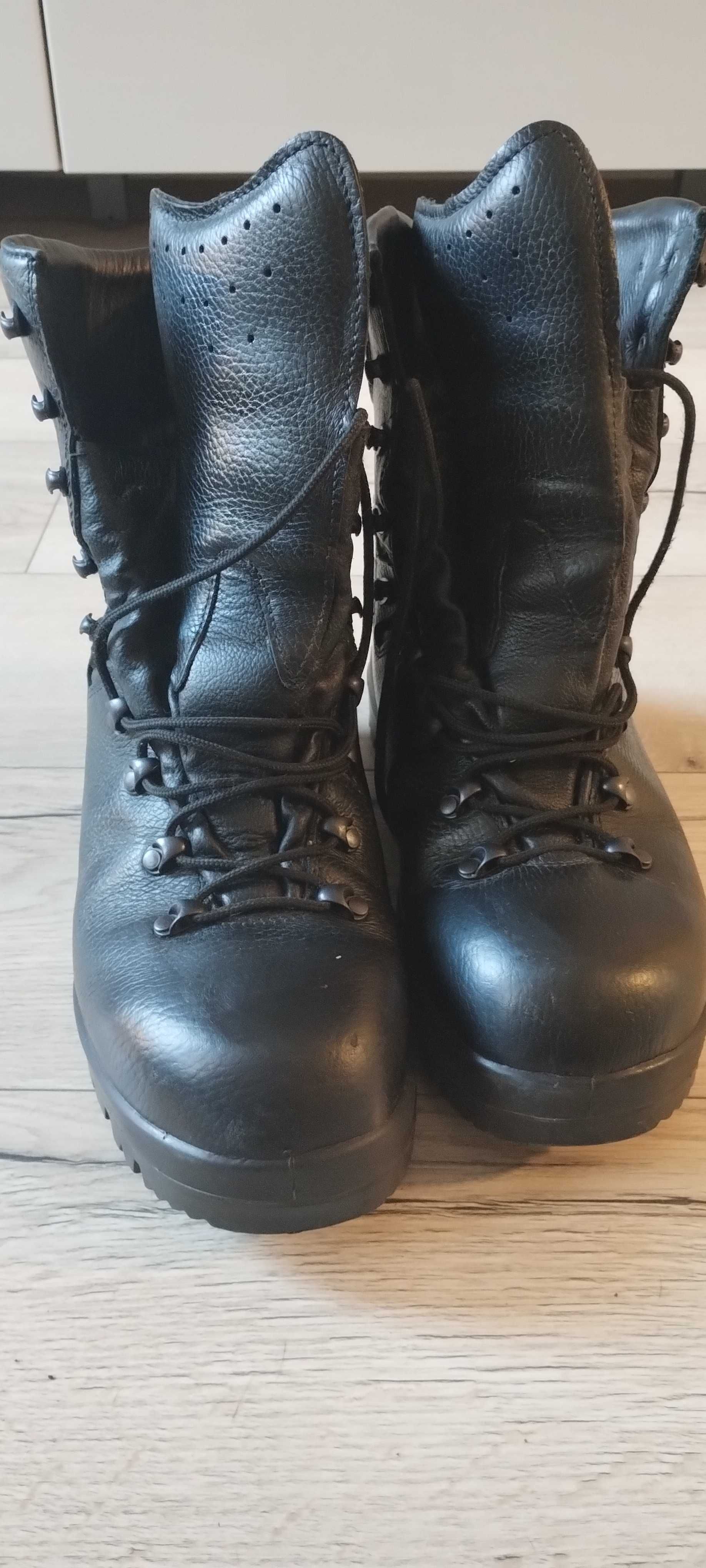 Wojskowe buty zimowe