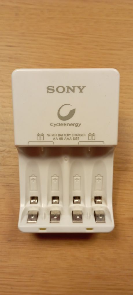 Ładowarka Sony CycleEnergy