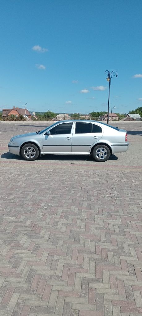 Продам авто шкода октавия.