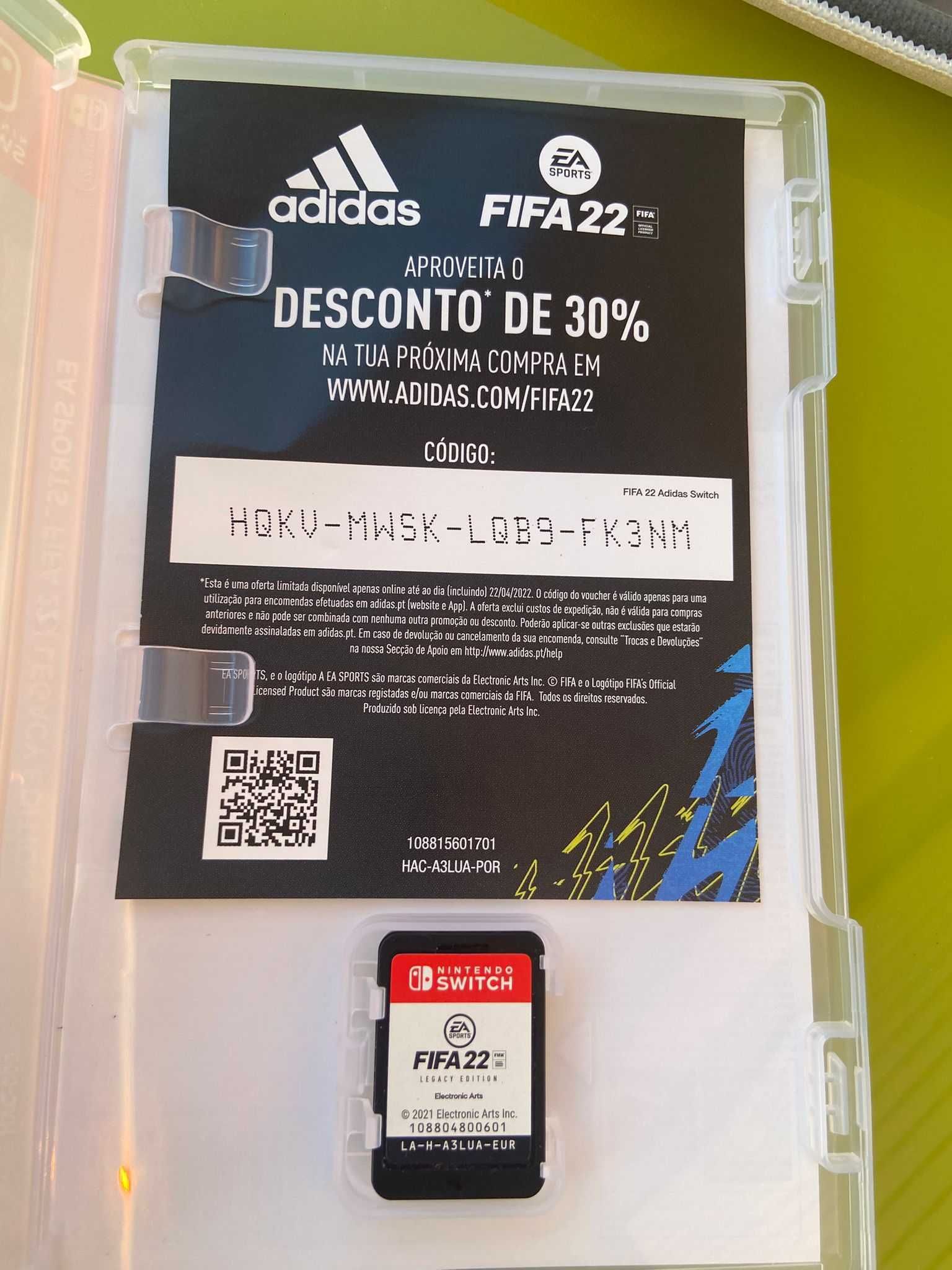 Nintendo Switch Lite + FIFA 22