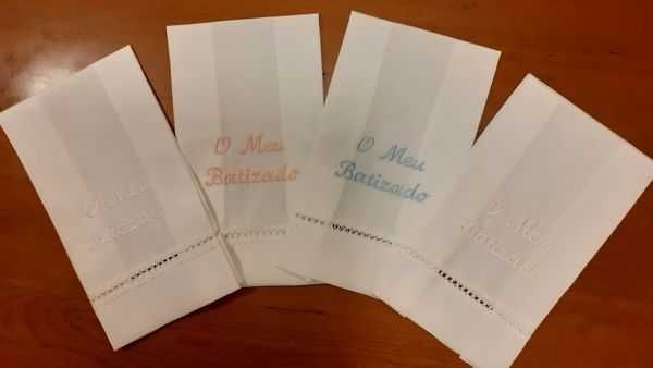 Batizado, toalhas,velas e conchas