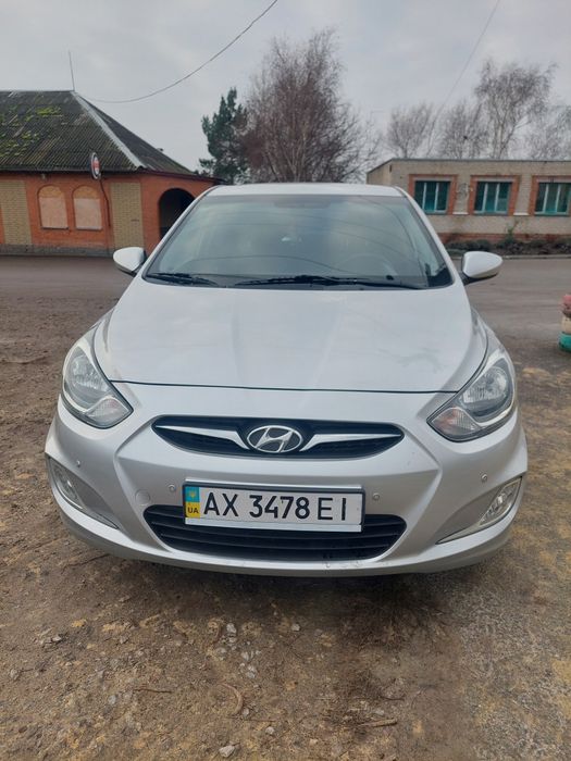 Продам hyundai accent 1,6i a/t 2013