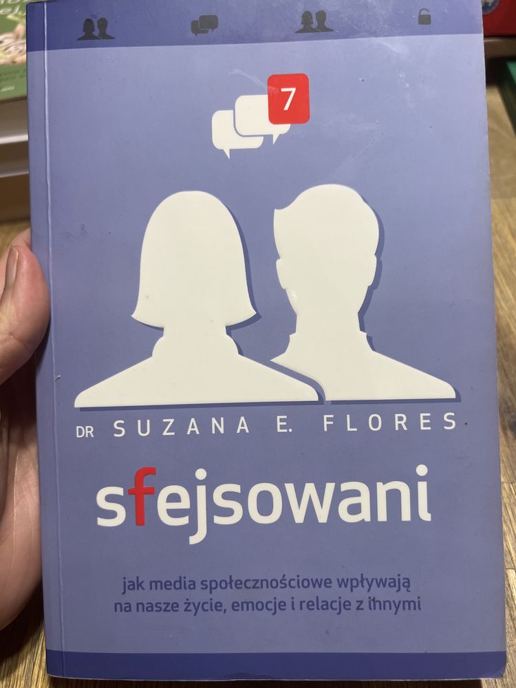 Sfejsowani dr Suzana E. Flores