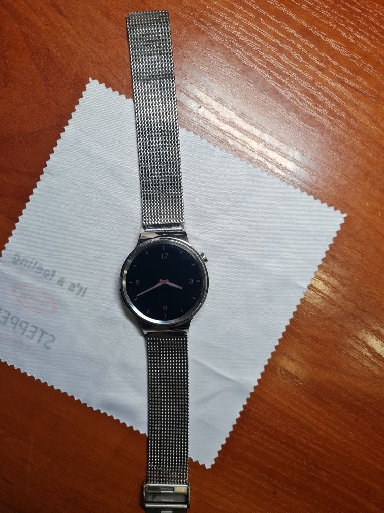 Смарт-часы Huawei Watch W1 (сапфировое стекло)